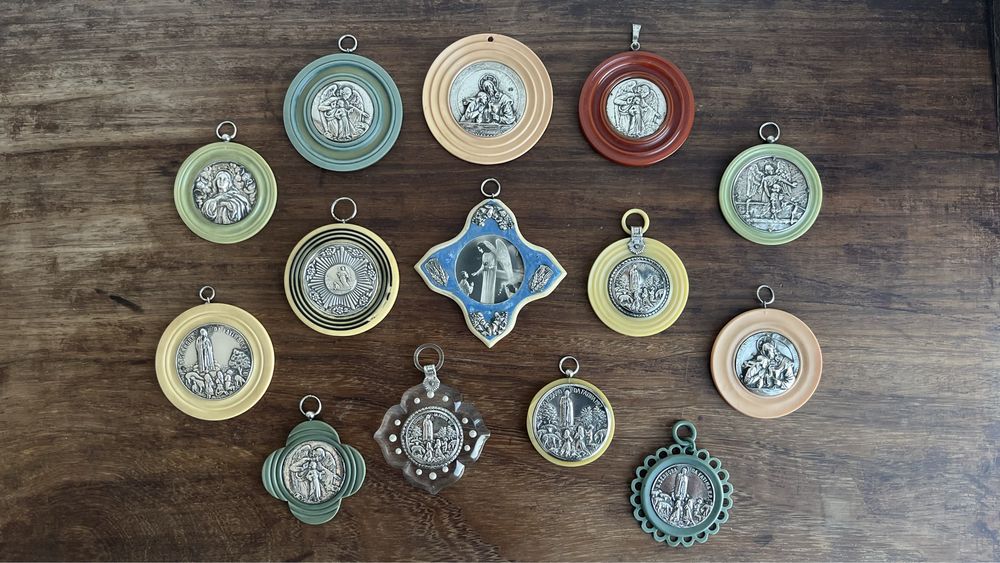Medalhas de berço em prata
