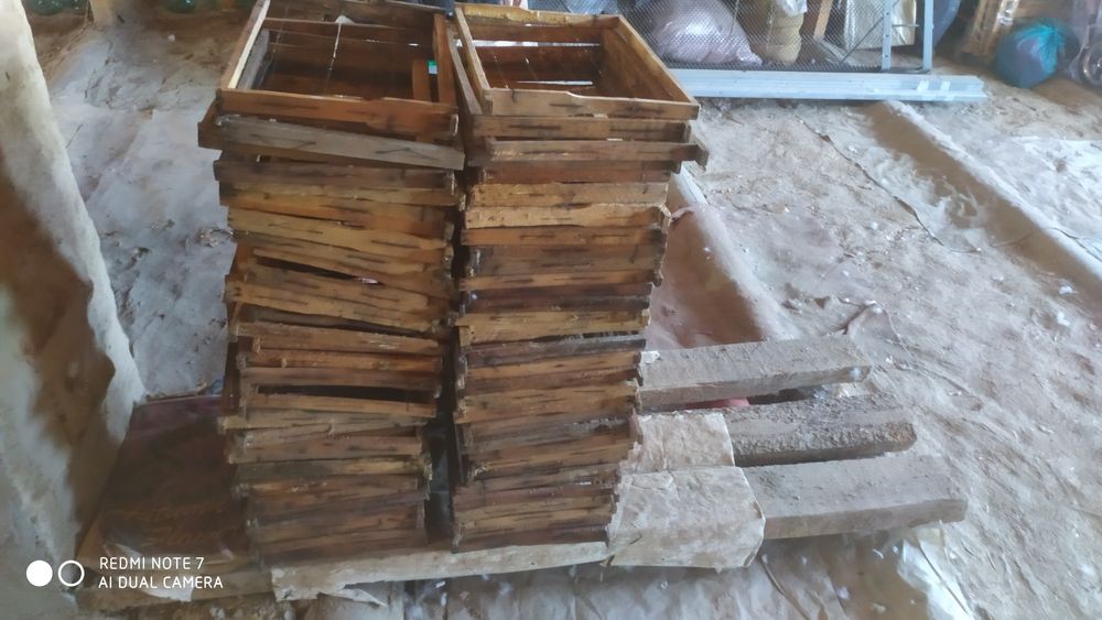 Рамки для вуликів з роздільниками Гофмана і без!