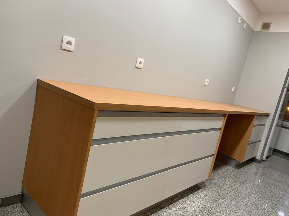 Roupeiros e Cozinhas sob medida. Aproveite e contacte-nos!