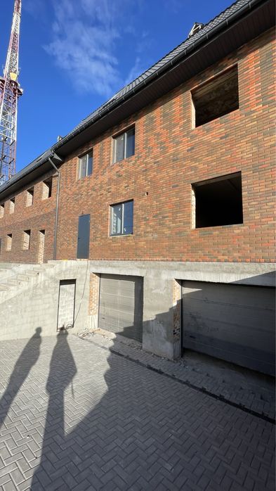 Продам таунхаус в самому Парку Перемоги