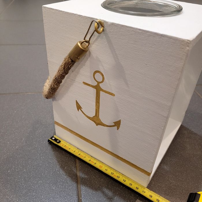 Lampion marynarski z kotwica na latarenka