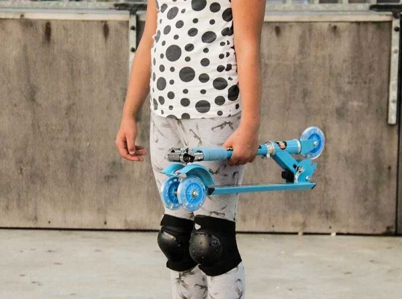 Hulajnoga dla dzieci LED (niebieski lub fioletowy)