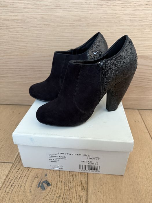 Czarne zamszowe botki Dorothy Perkins rozmiar 39