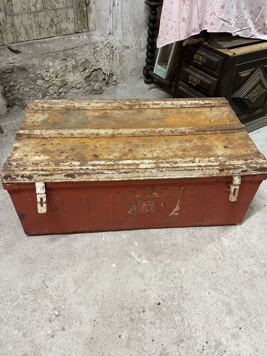 Mala de Metal Vintage – Antiga TAP – Rara!