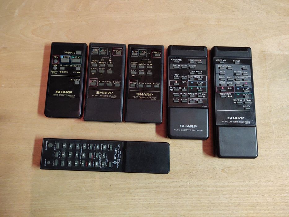 Pilot piloty do video VHS magnetowid Sharp Hitachi PRL Pewex