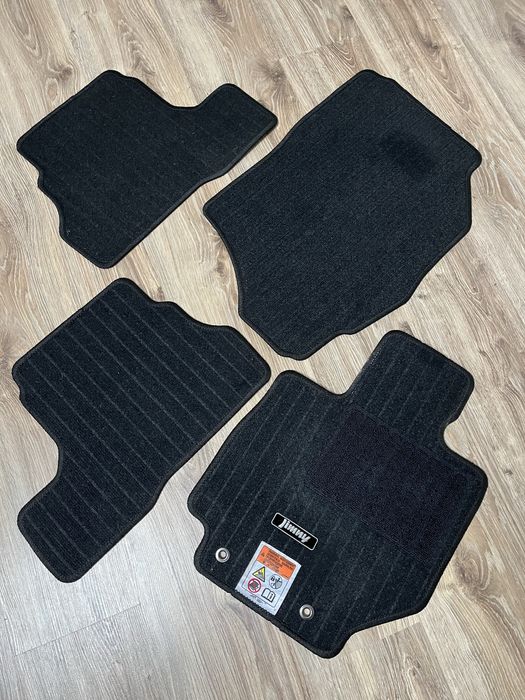 Оригінальні ворсові килимки для Suzuki Jimny 2024