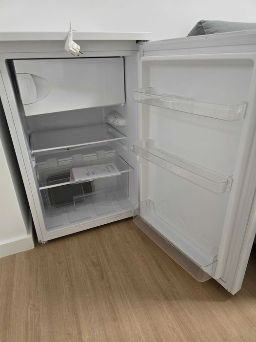 Ótimo Frigobar branco