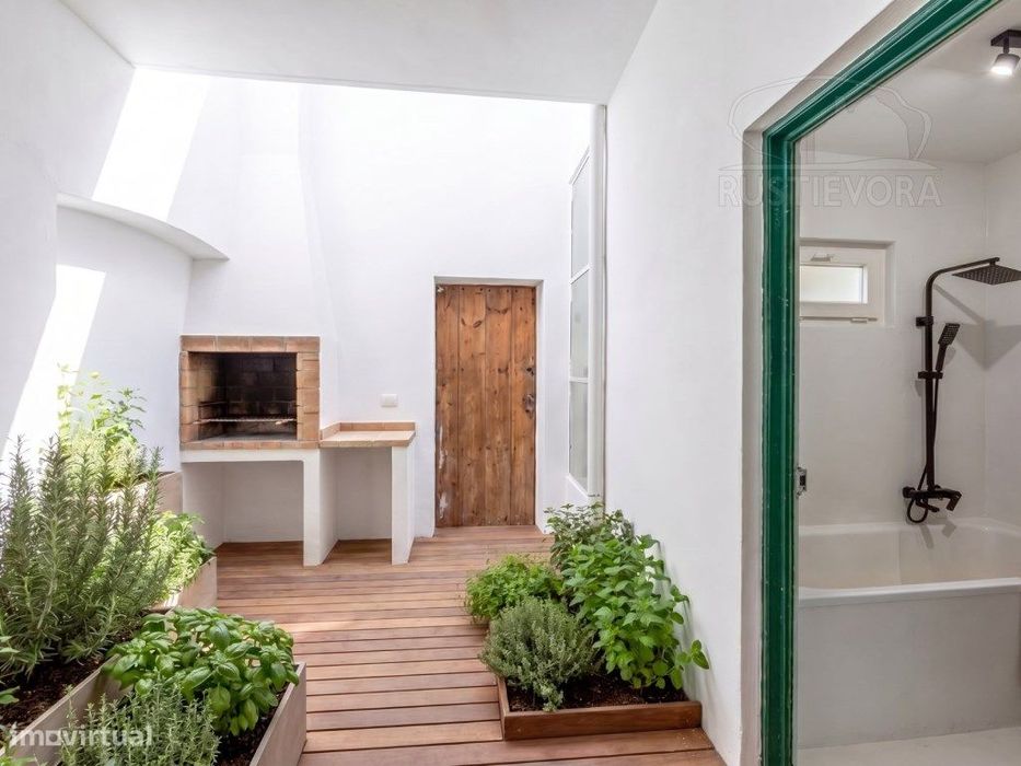 Moradia Unifamiliar com 4 assoalhadas e terraço