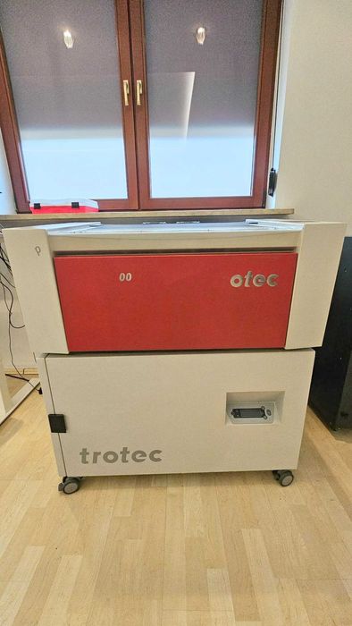 ploter laserowy laser Trotec Speedy 100 CO2 30W filtry Bofa pełen zest