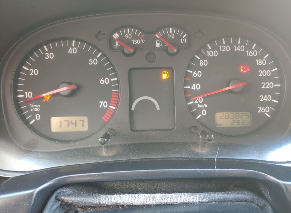 Golf IV versão 25 anos. Ar condicionado novo