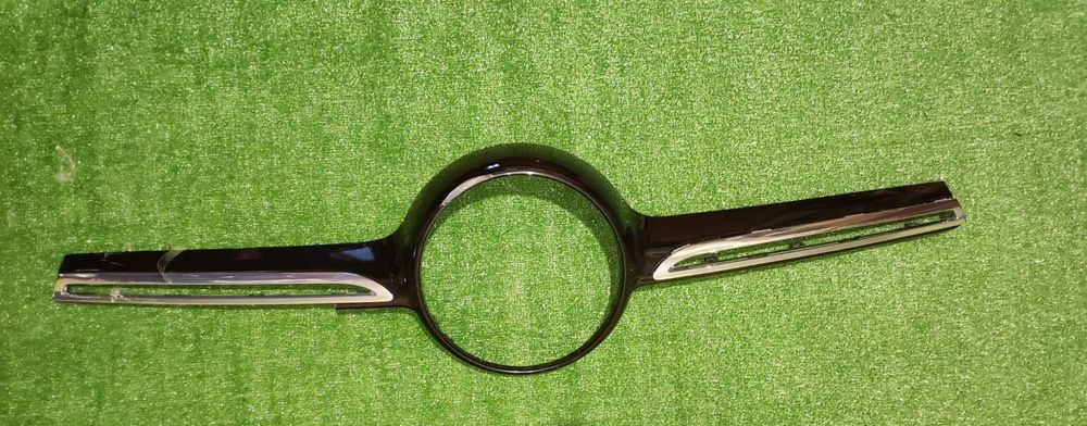 Накладка решётки радиатора Mercedes A167 885 62 00 AMG.