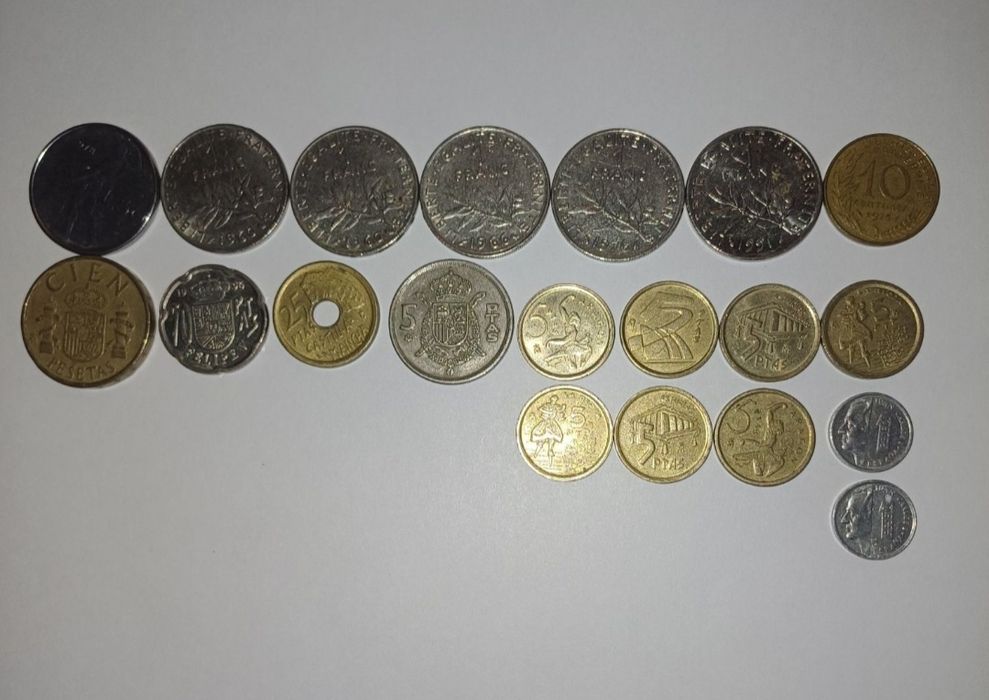 Lote de 56 moedas diversas