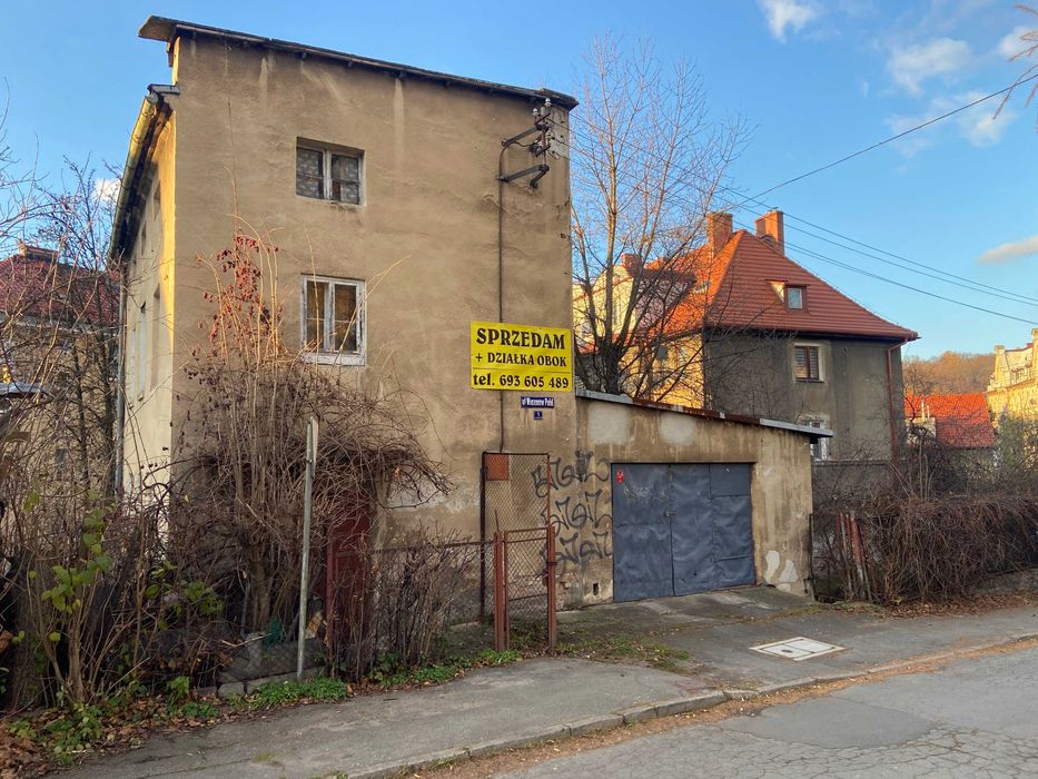 Dom z przylegającą działką w atrakcyjnej okolicy