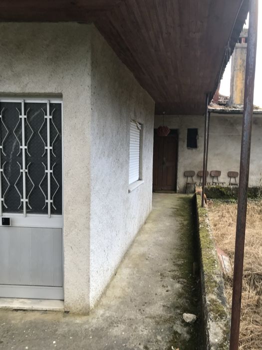 Moradia com terreno - Satão