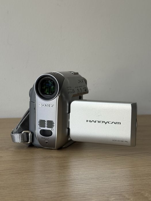 Kamera Sony Handycam DCR-HC19E - MiniDV, NightShot