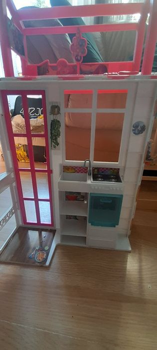 Używany domek dla lalek od Barbie