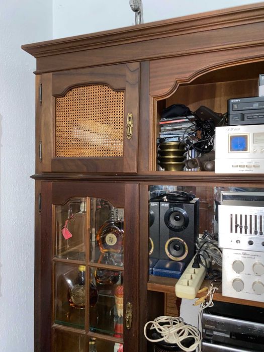 Bela Estante/Móvel/Antiguidade/Vitrine/Louceiro/Garrafeiro. Castanho