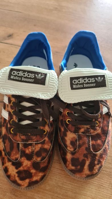 Buty Adidas r. 40 Nowe (39)