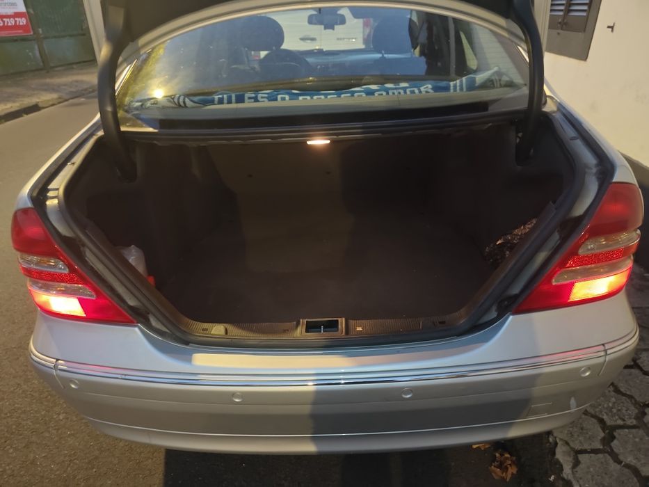 Mercedes-Benz C200