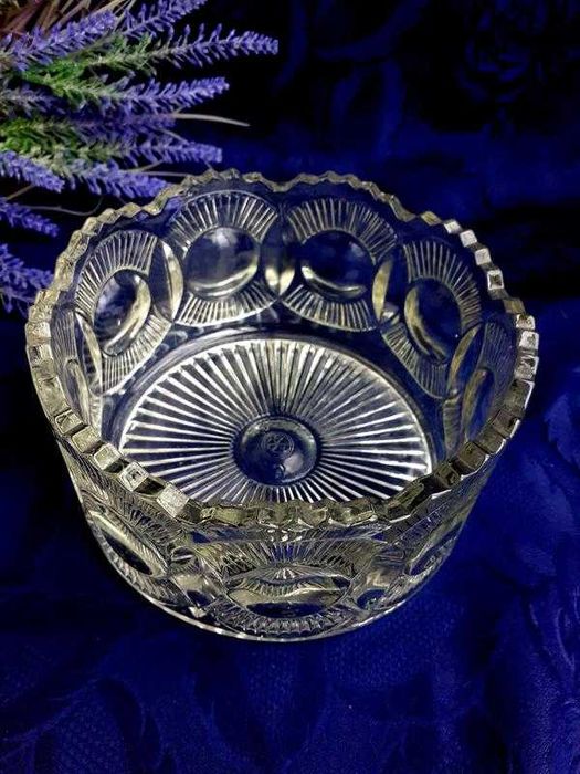 Корона ваза Уршельский з-д прессстекло винтаж ссср конфетница