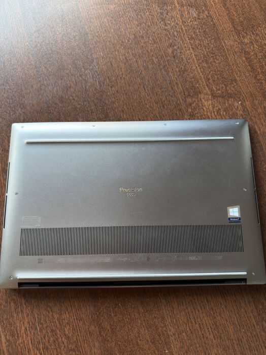 DELL Precision 5550 15.6" 4K touch| 32 GB RAM| i7-10875H| Quadro T2000