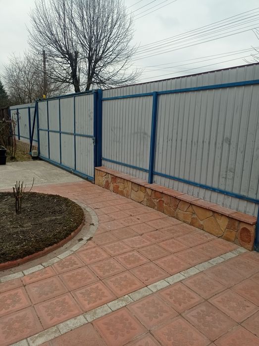 Продам НОВИЙ будинок на березі річки. Селище Сосниця.