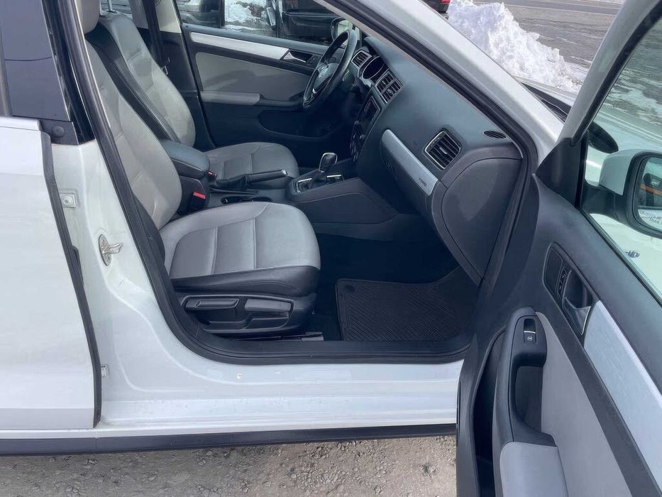 Volkswagen Jetta SEL Premium      2016