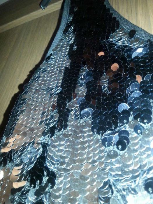 Cekinowa sukienka mini