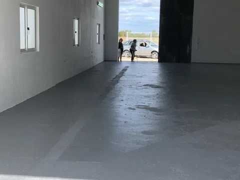 Arrenda-se Armazem com 200m2 tapados e logradouro de 150,com plantas.