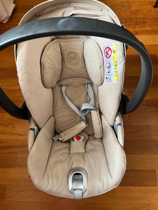 Fotelik cybex Simply Flowers Nude Beige z bazą