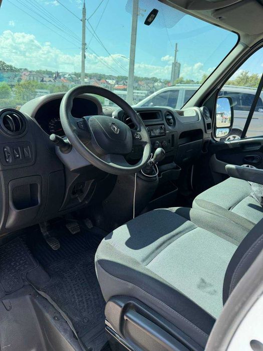 автомобіль Renault