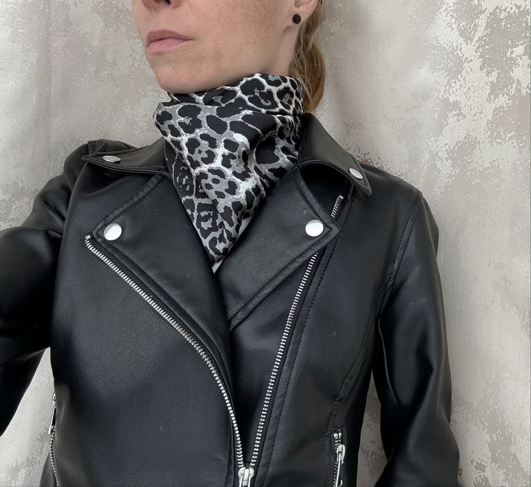 Шовкова хустка леопардова штучний шовк Шелковый платок леопард