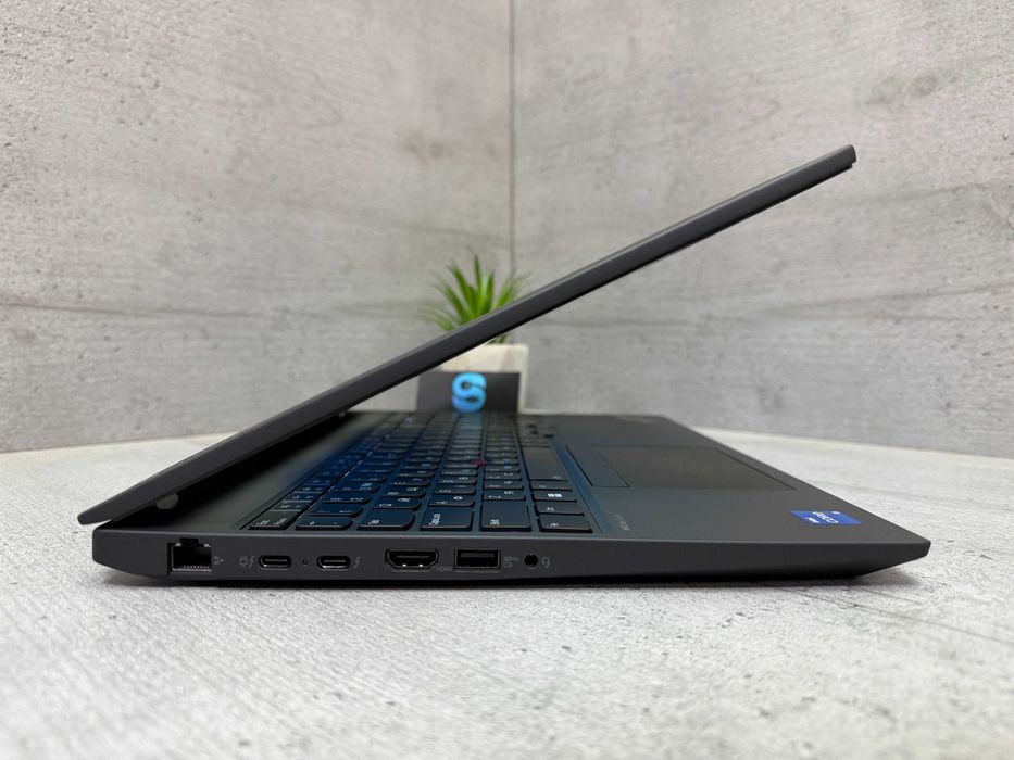 Стильний ноутбук Lenovo P16s gen2/i5-1340p/16gb ddr5/512gb ssd/16"