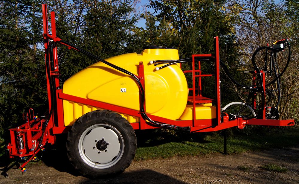 OPRYSKIWACZ nowy 1500 litrów 15 metrów PPHU MICHALSKI