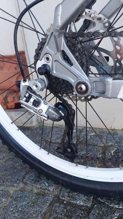 Bicicleta BTT Focus suspensão total