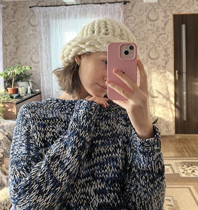 Жіноча вʼязана тепла шапка з ангори