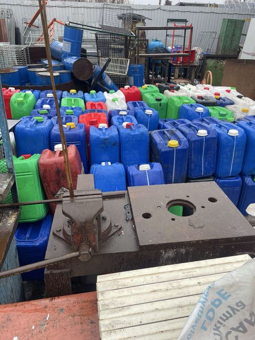 Бочка пластиковая бочка 60л Каменское, канистра пластиковая 20-25 л