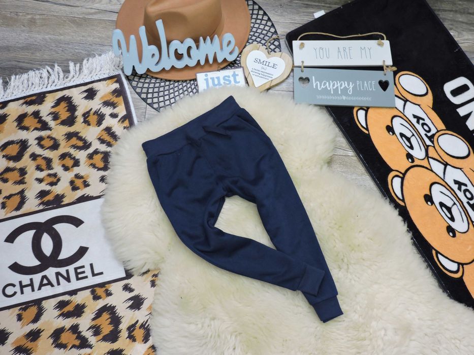 Sinsay - nowe granatowe dresy joggersy basic r 98