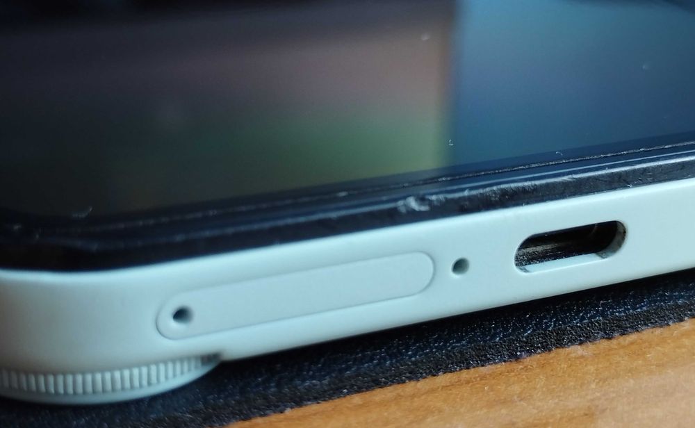 CMF Phone 1 by Nothing – 8 GB RAM / 128 GB