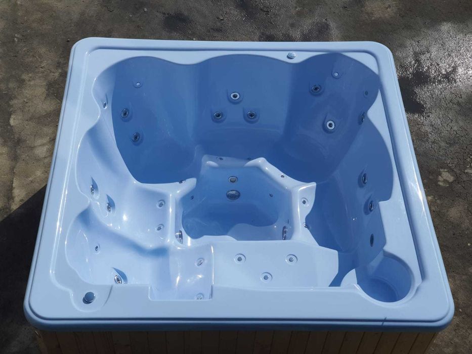 Jacuzzi 2,2 x 2,2 dla rodziny, na ośrodek, do wynajmu nowe producent