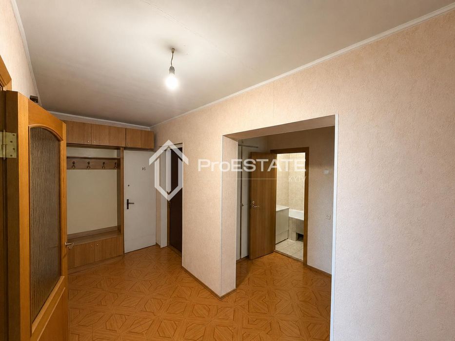 Продаж 3 кімнатної квартири 69 м вул. Данькевича 1/79 Київ