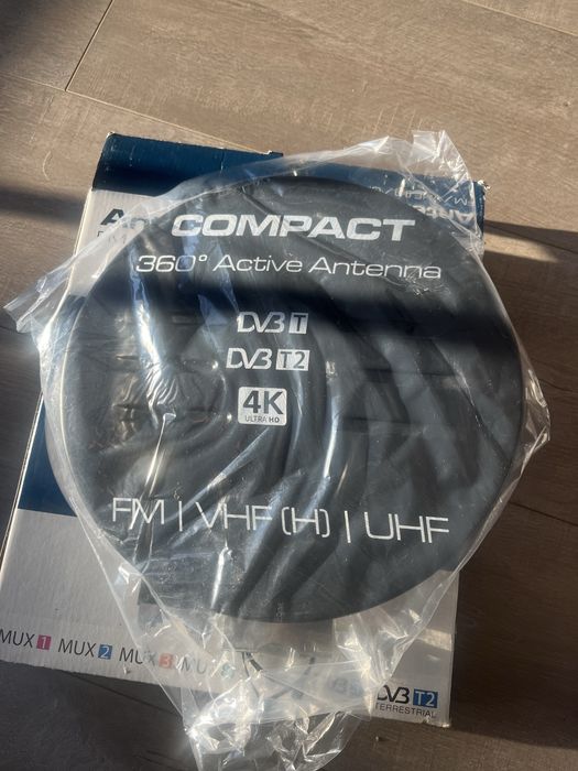 Antena płaska dookólna zewnętrzna botronik czarna  NOWA