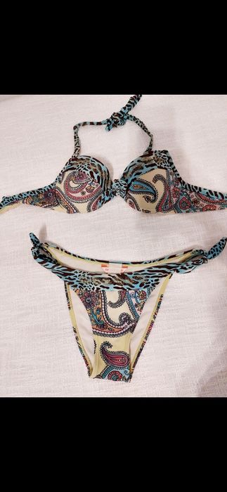 Bikini curnocópias