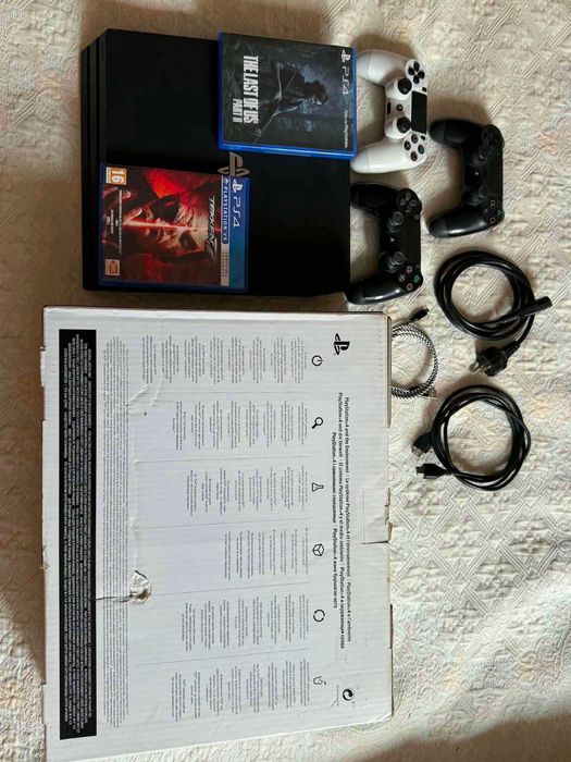 Konsola PS4 PRO stan bardzo dobry