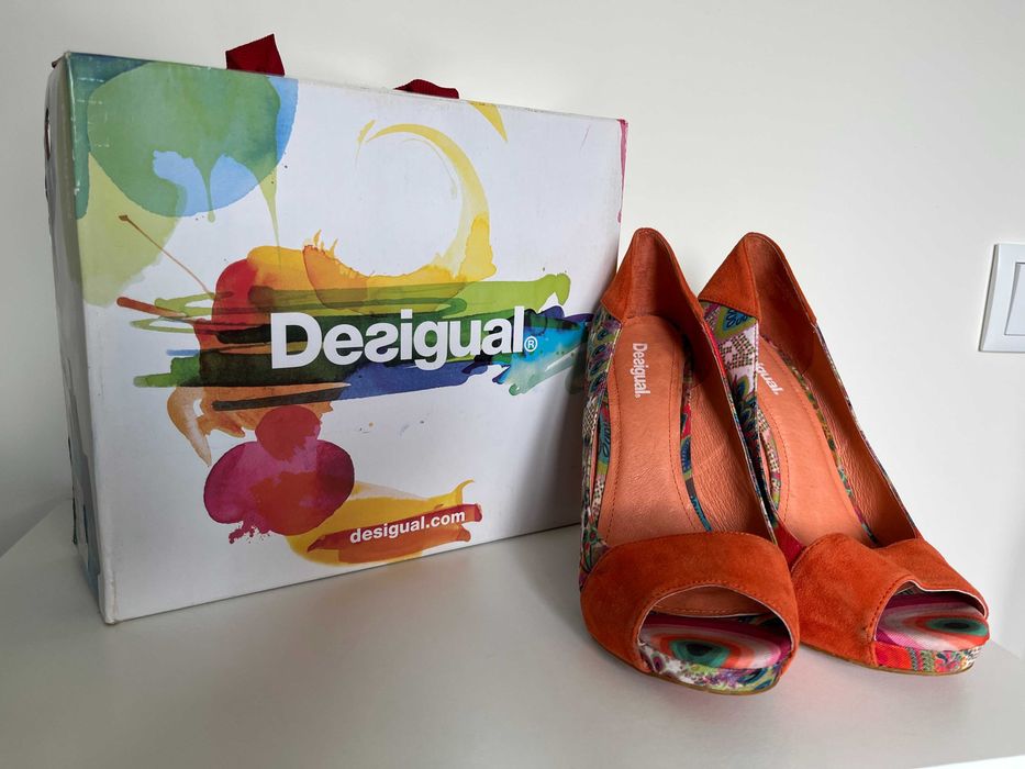 Sapatos salto alto Desigual 40 Parque das Nações •