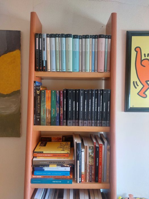 Estante e Secretária com móvel gavetas -  Madeira Cerejeira