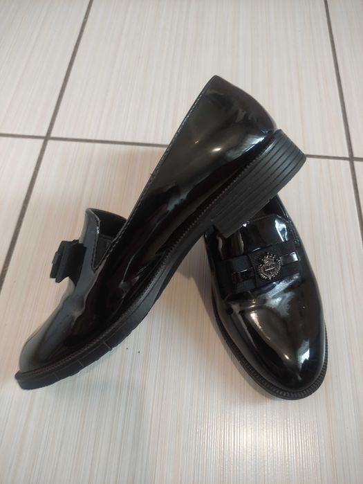 стильные туфли-лоферы р.38