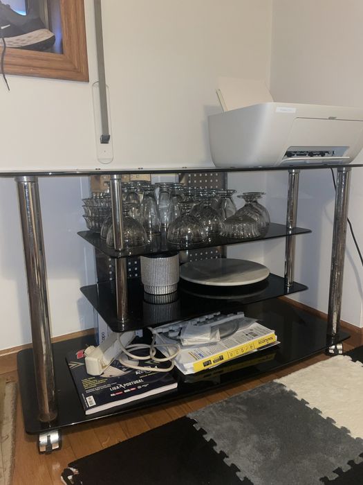 Movel de tv com prateleiras