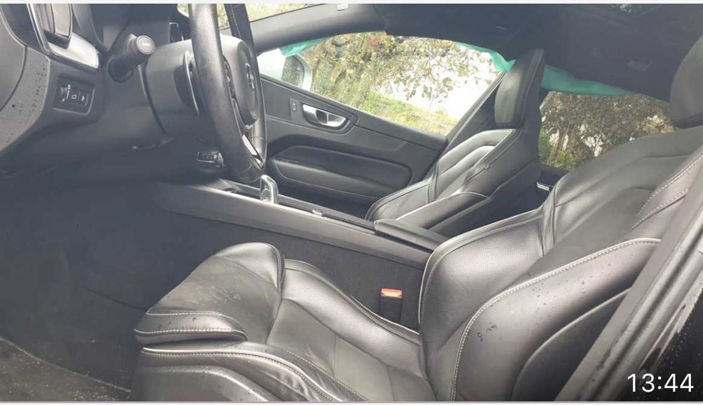 Volvo XC60 II R-Design Híbrido Plugin (NACIONAL) Trabalha e anda