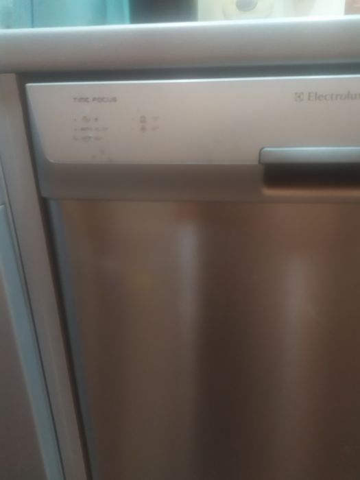 Продам посудомоечную машину Electrolux